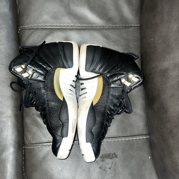 Woman Jordan 12 XII Retro
Reptile Black Gold - Picture 6 of 9